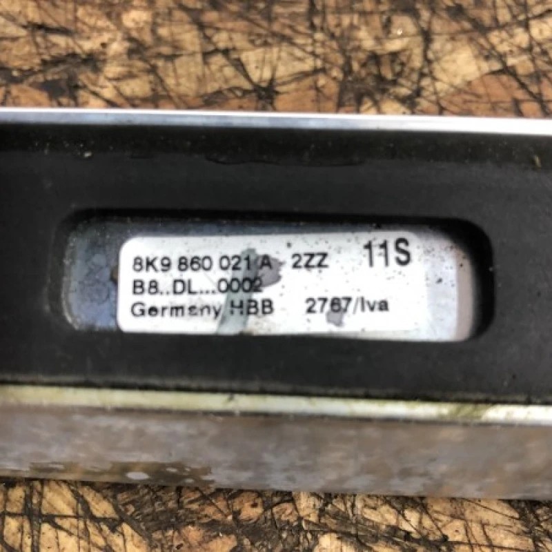 Bari longitudinale / Audi A4 B8 2013 / Caroserie, oglinzi si faruri