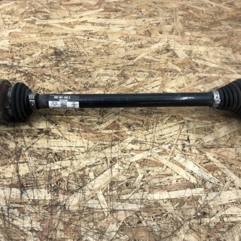 Planetara stanga spate / Volkswagen Passat B8 2016 / Directie si suspensie