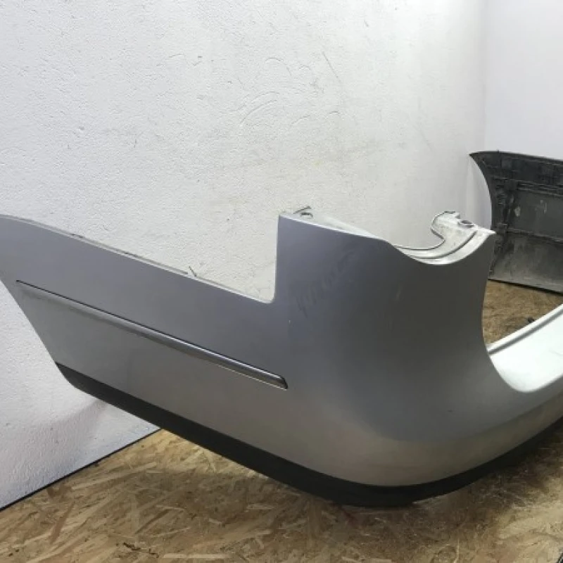 Bara spate / Volkswagen Passat B6 2007 / Caroserie, oglinzi si faruri
