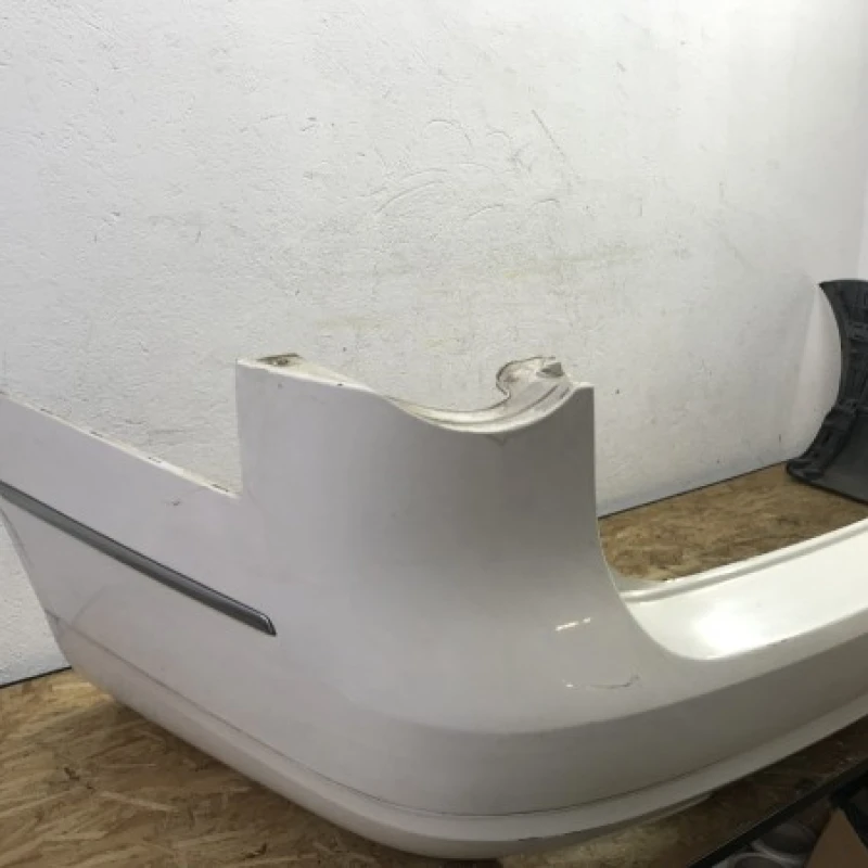 Bara spate / Volkswagen Passat B6 2007 / Caroserie, oglinzi si faruri