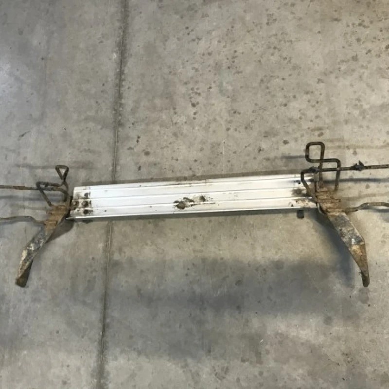 Treapta bara spate / Mitsubishi L 200 L 200 2015 / Caroserie, oglinzi si faruri