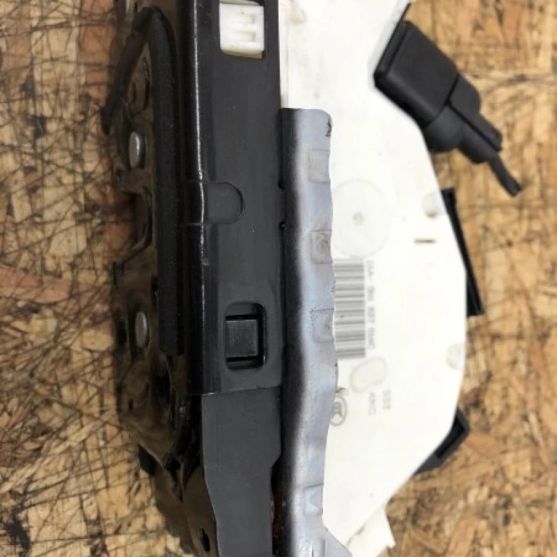 Broasca dreapta fata / Volkswagen Tiguan 5N 2012 / Caroserie, oglinzi si faruri