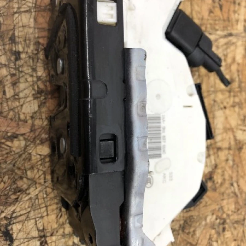 Broasca dreapta fata / Volkswagen Tiguan 5N 2012 / Caroserie, oglinzi si faruri