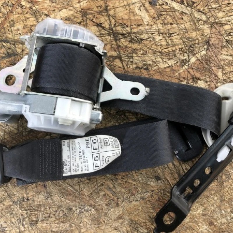 Centura dreapta fata / Subaru Outback Outback 2010 / Interior