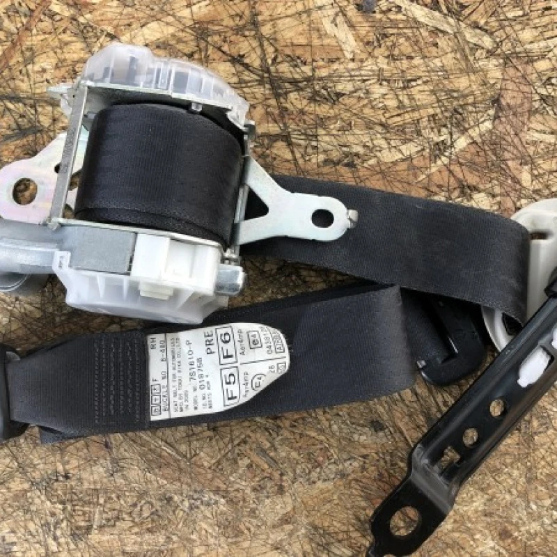 Centura dreapta fata / Subaru Outback Outback 2010 / Interior
