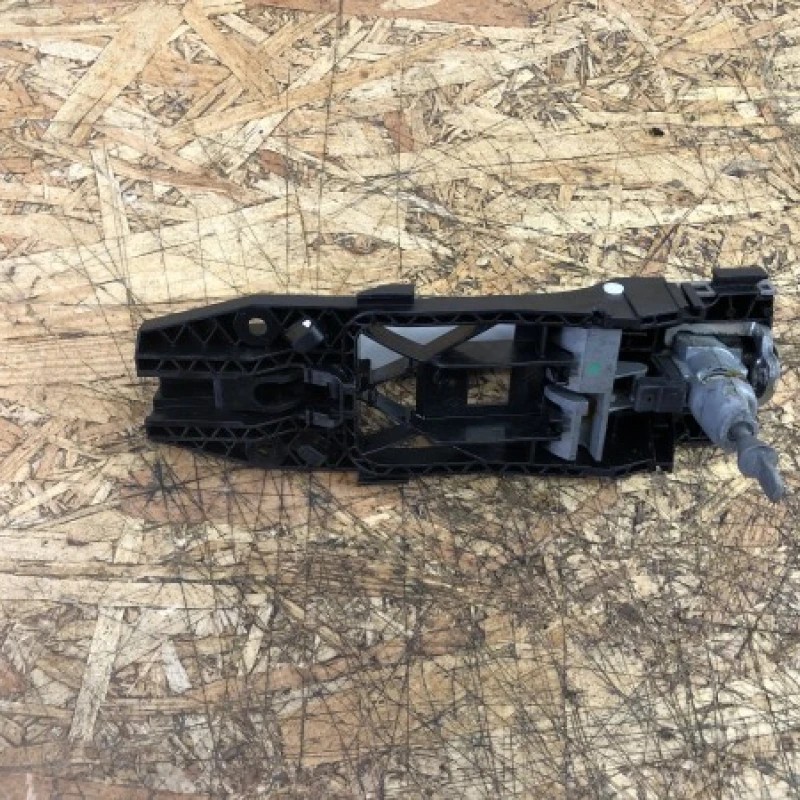 Maner usa stanga fata / Volkswagen Tiguan 5N 2012 / Caroserie, oglinzi si faruri