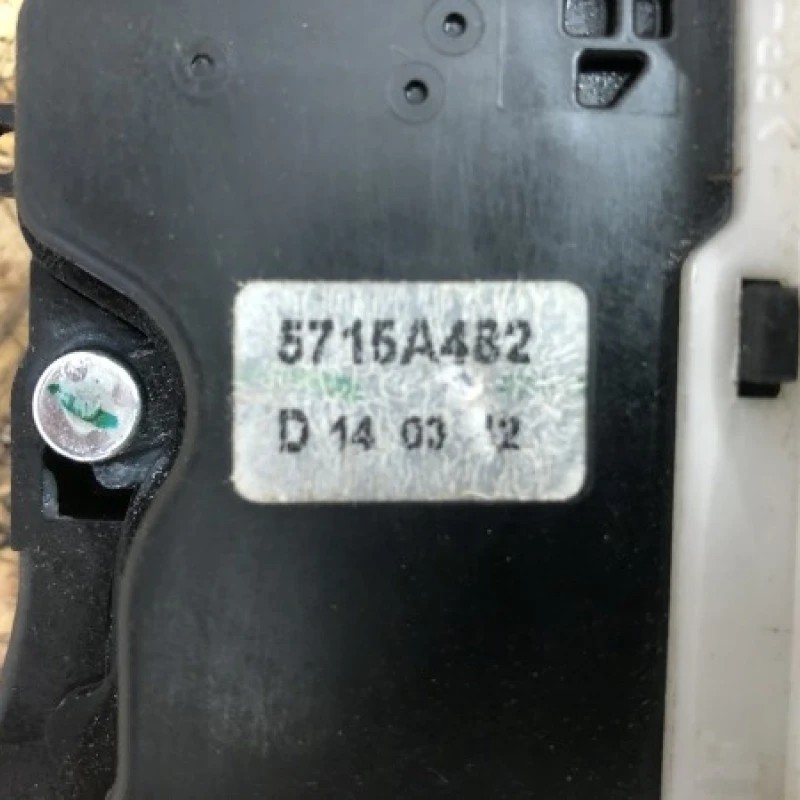 Iala broasca usa dreapta fata / Mitsubishi L 200 L 200 2015 / Interior
