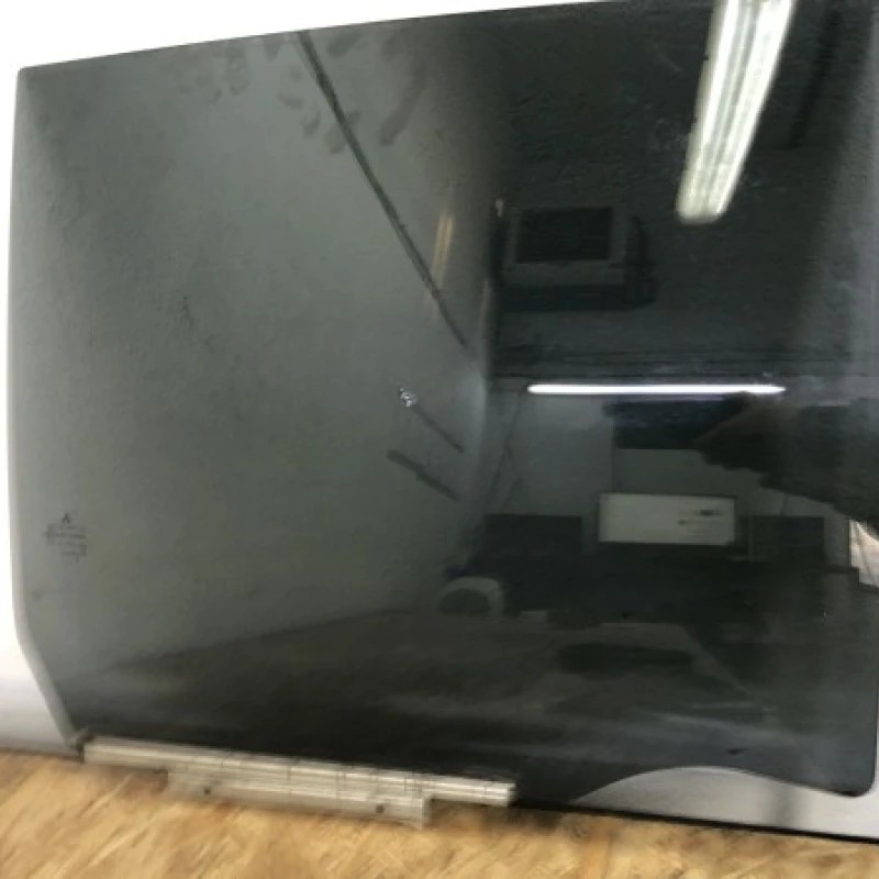 Geam dreapta spate Mitsubishi L 200 L 200 2015