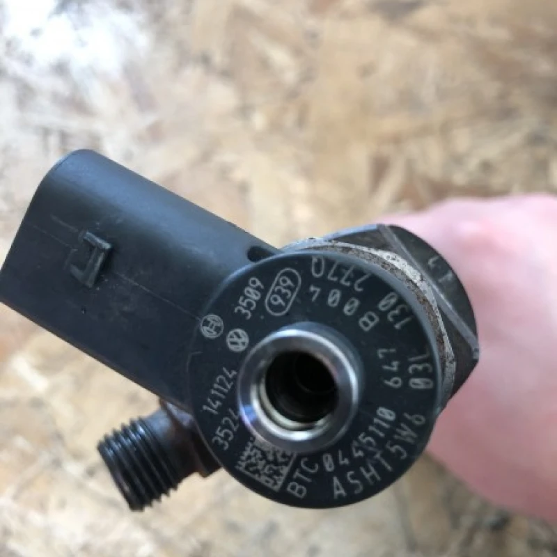 Injector / Volkswagen Tiguan 5N 2012 / Motor, racire si evacuare