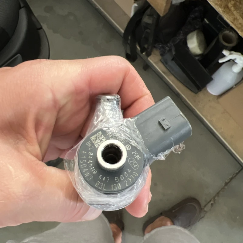 Injector / Volkswagen Tiguan 5N 2012 / Motor, racire si evacuare