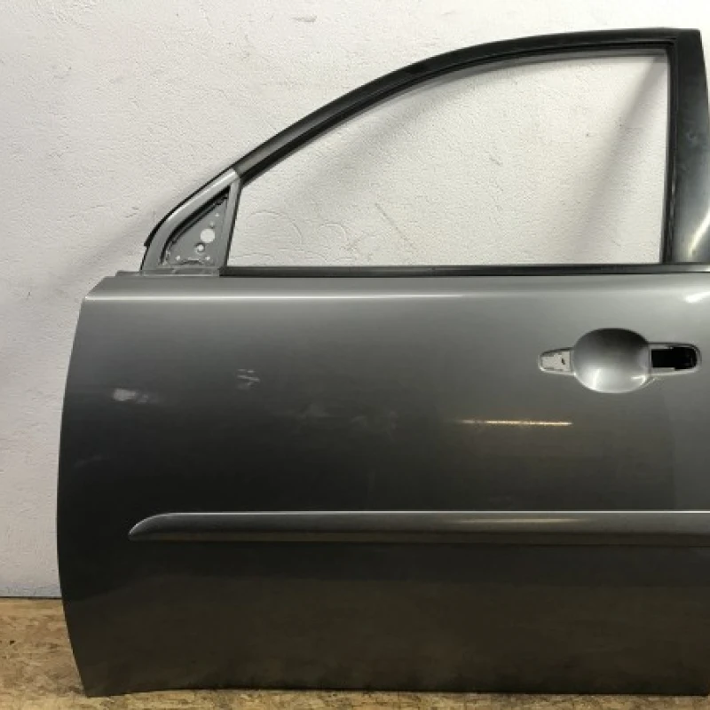 Usa stanga fata Mitsubishi 