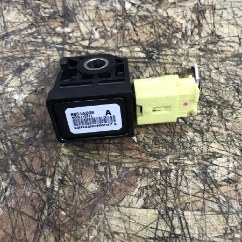 Senzor impact stanga / dreapta / Mitsubishi L 200 L 200 2015 / Audio si electronice