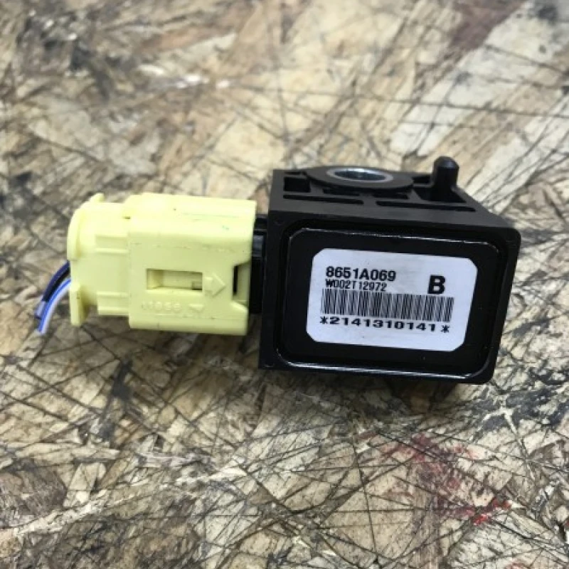 Senzor impact stanga / dreapta / Mitsubishi L 200 L 200 2015 / Audio si electronice