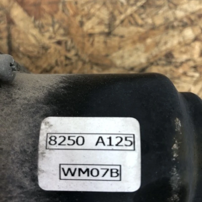 Ansamblu stergatoare / Mitsubishi L 200 L 200 2015 / Caroserie, oglinzi si faruri