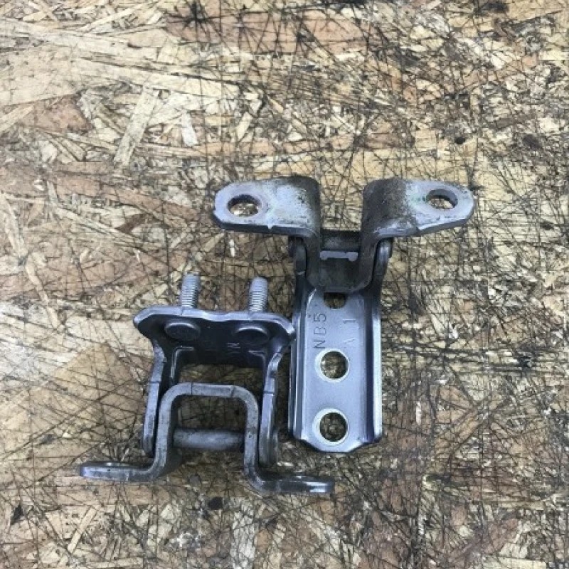 Balamale usa stanga spate Mitsubishi L 200 L 200 2015