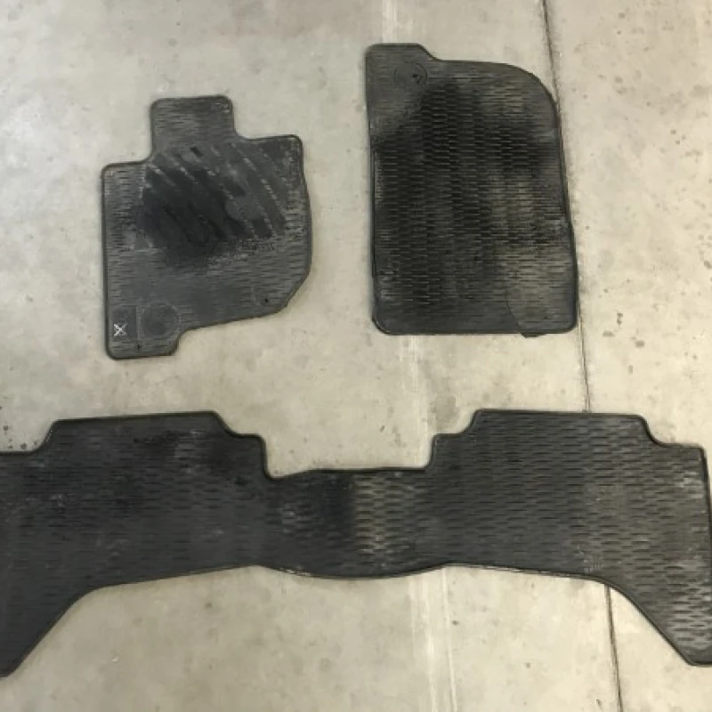 Presuri / Mitsubishi L 200 L 200 2015 / Interior