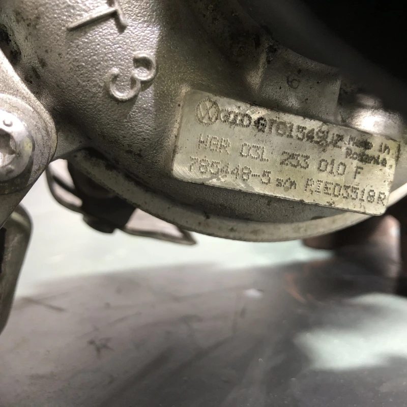 Turbosuflanta turbo turbina / Volkswagen Passat B7 2012 / Motor, racire si evacuare