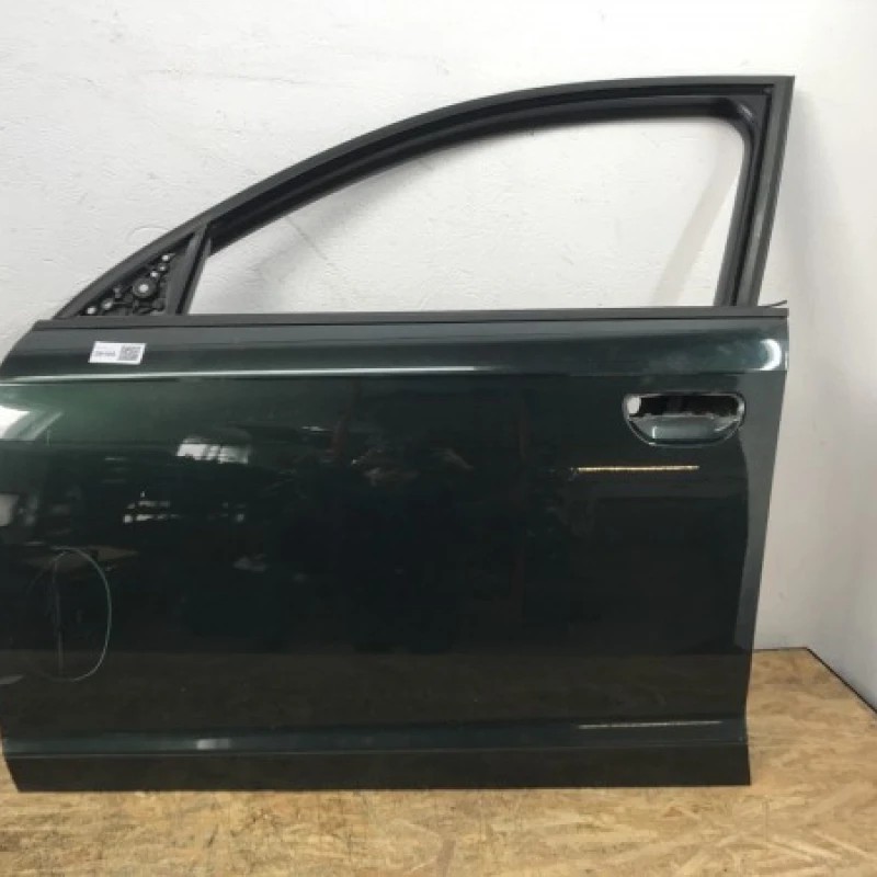 Usa stanga fata / Audi A6 C6 2007 / Caroserie, oglinzi si faruri