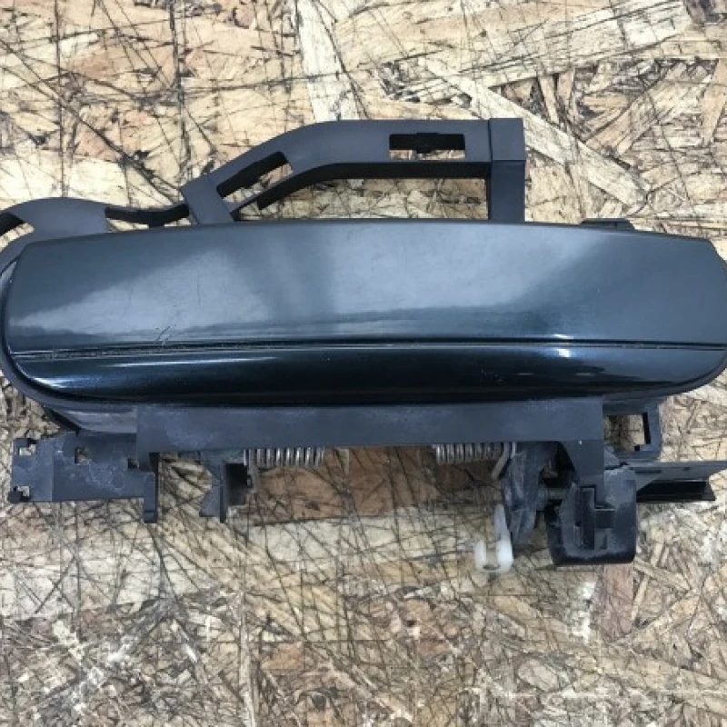 Maner usa dreapta fata Audi 