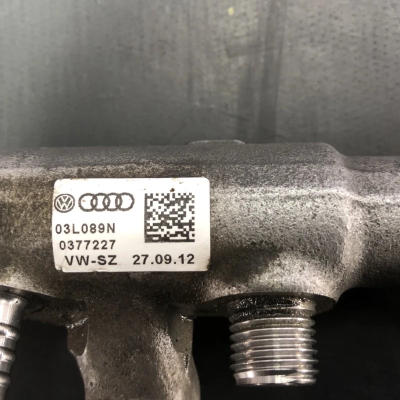 Rampa injectoare cu senzor / Volkswagen Passat B7 2012 / Motor, racire si evacuare