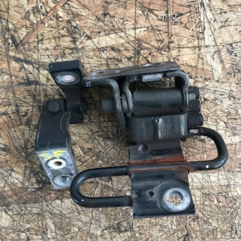 Balamale usa stanga fata / Audi A6 C6 2007 / Caroserie, oglinzi si faruri