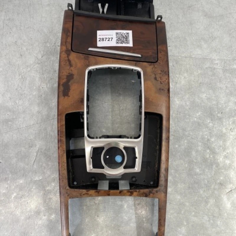 Consola centrala multimedia / Audi A6 C6 2007 / Caroserie, oglinzi si faruri