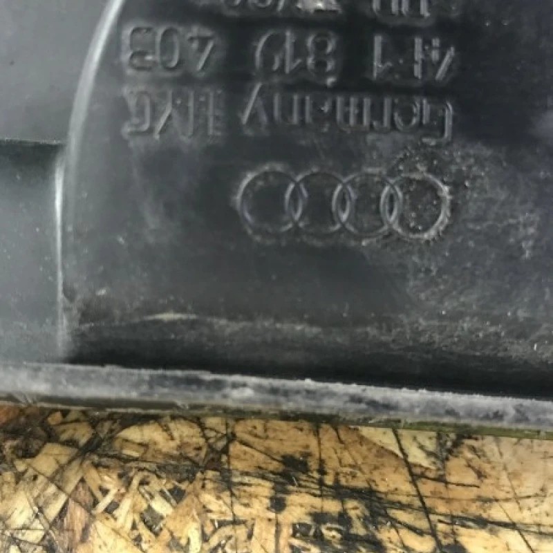 Grila stergator / Audi A6 C6 2007 / Caroserie, oglinzi si faruri