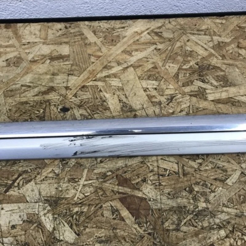 Bandou usa stanga fata / Volkswagen Passat B7 2014 / Caroserie, oglinzi si faruri