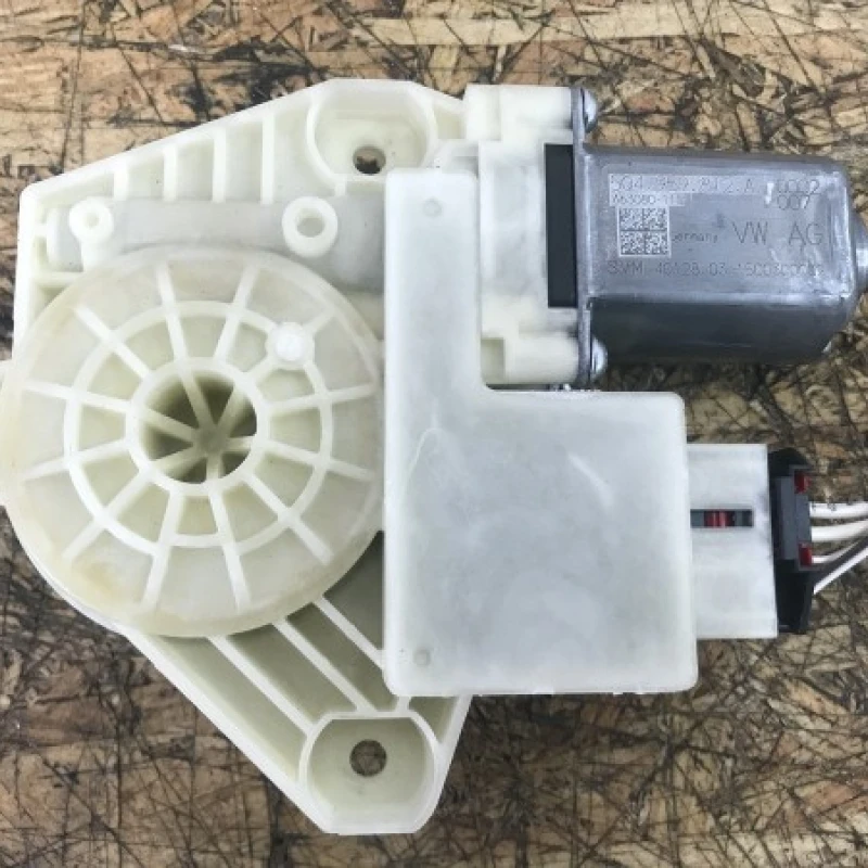 Motoras usa dreapta spate Volkswagen 