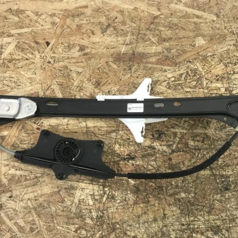 Macara geam usa dreapta spate / Volkswagen Passat B8 2016 / Caroserie, oglinzi si faruri