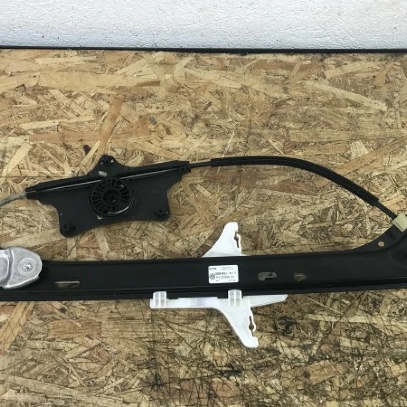 Macara geam usa stanga spate Volkswagen Passat B8 2016