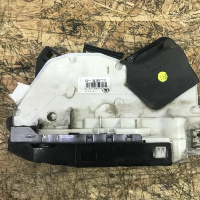 Iala broasca usa stanga fata Volkswagen 