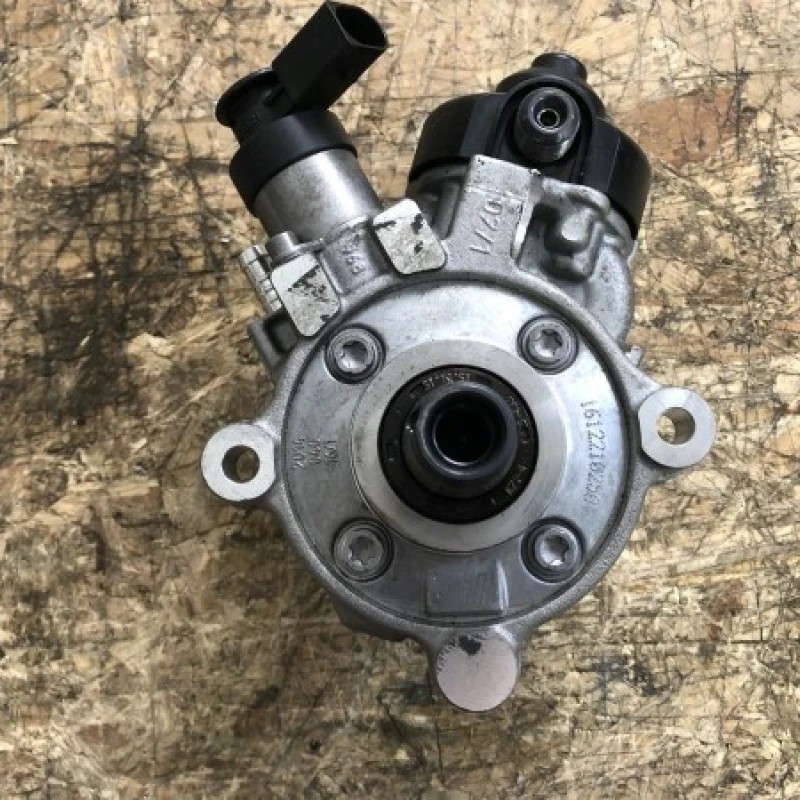 Pompa injectie BMW Seria 3 F30 2015