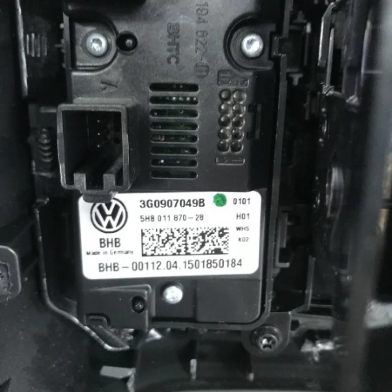 Climatronic spate cu grila aer / Volkswagen Passat B8 2016 / Interior