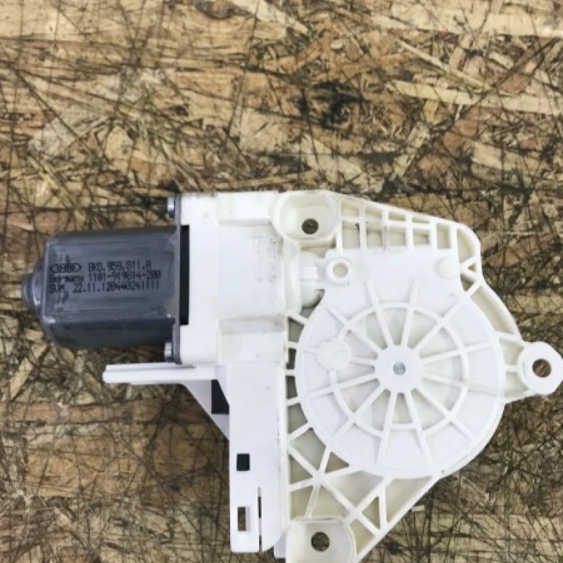 Motoras usa stanga spate Audi 