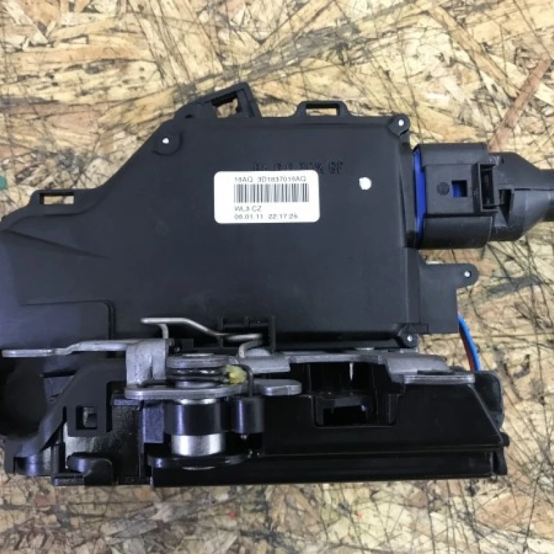 Iala broasca usa dreapta fata / Volkswagen Golf Plus MK6 2011 / Caroserie, oglinzi si faruri