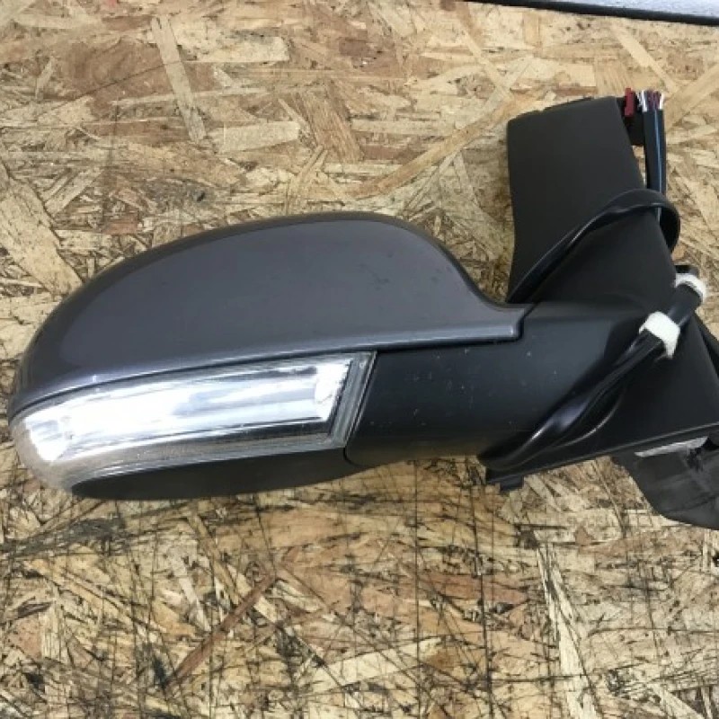 Oglinda dreapta fata cu semnalizare / Volkswagen Golf Plus MK6 2011 / Caroserie, oglinzi si faruri