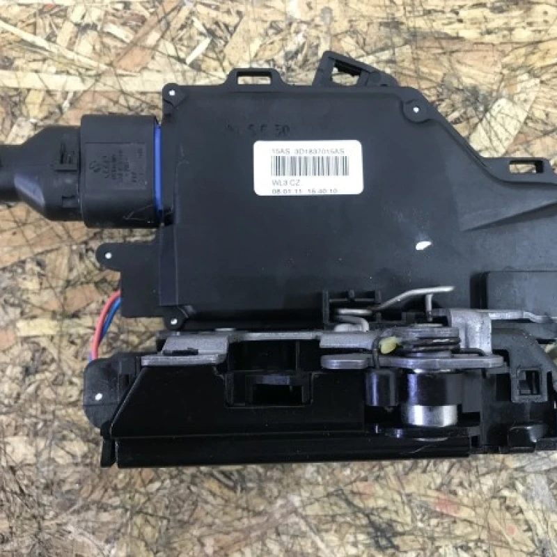 Iala broasca usa stanga fata Volkswagen 
