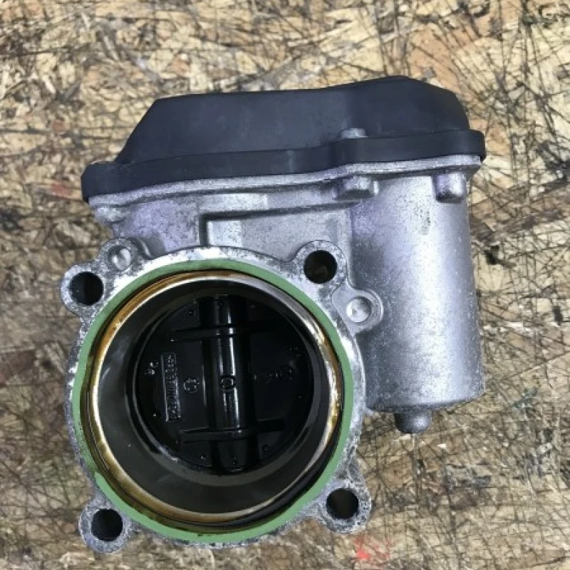 Clapeta acceleratie / Volkswagen Golf Plus MK6 2011 / Caroserie, oglinzi si faruri