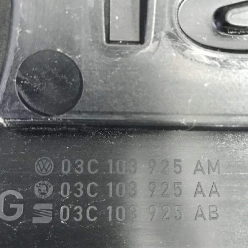 Capac motor / Volkswagen Golf Plus MK6 2011 / Caroserie, oglinzi si faruri