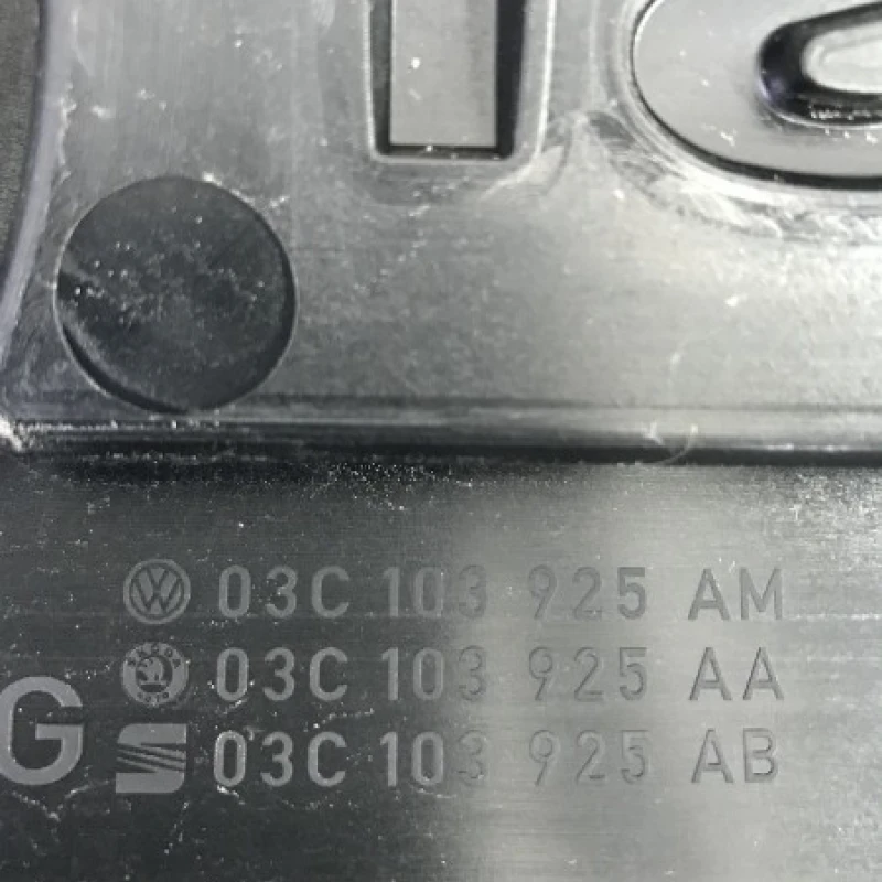 Capac motor / Volkswagen Golf Plus MK6 2011 / Caroserie, oglinzi si faruri