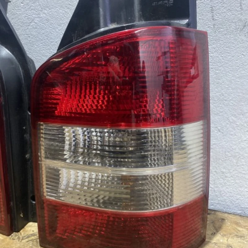 Stop dreapta / Volkswagen T5 Transporter 2012 / Caroserie, oglinzi si faruri
