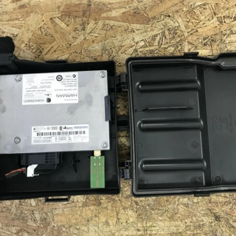 Modul bluetooth / Audi A4 B8 2013 / Audio si electronice