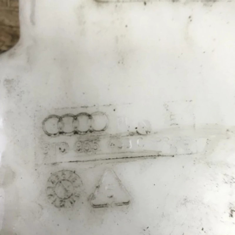 Vas lichid parbriz / Audi A4 B8 2013 / Caroserie, oglinzi si faruri