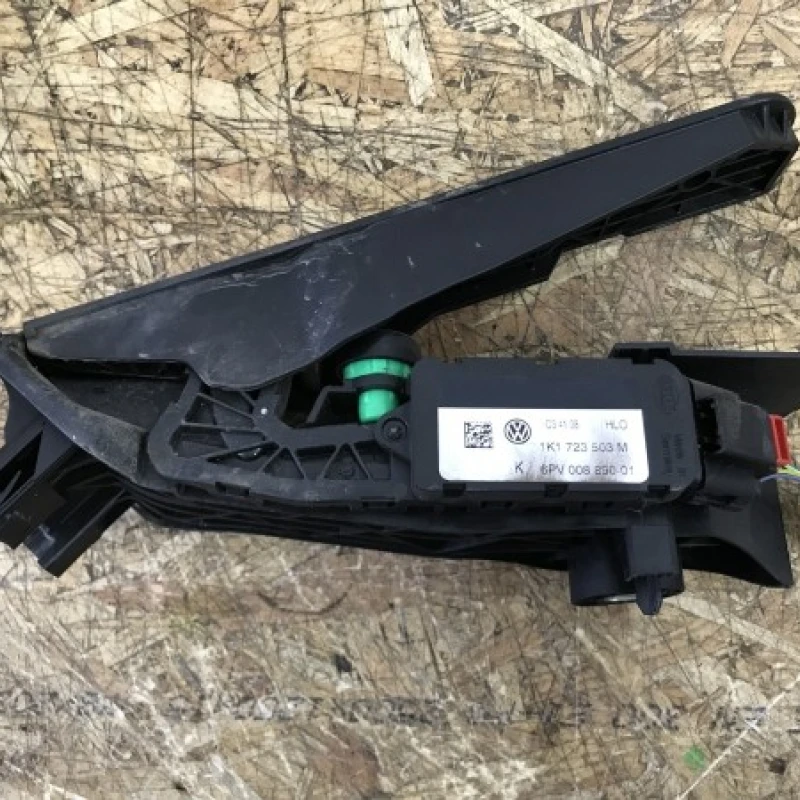 Pedala acceleratie / Volkswagen Tiguan 5N 2009 / Interior