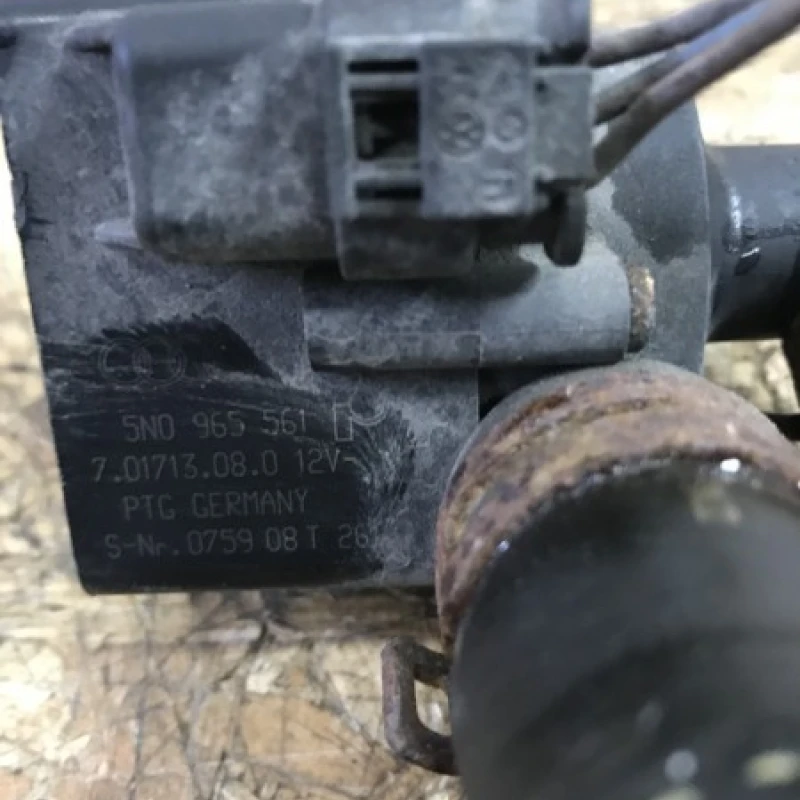 Pompa recirculare apa / Volkswagen Tiguan 5N 2009 / Motor, racire si evacuare