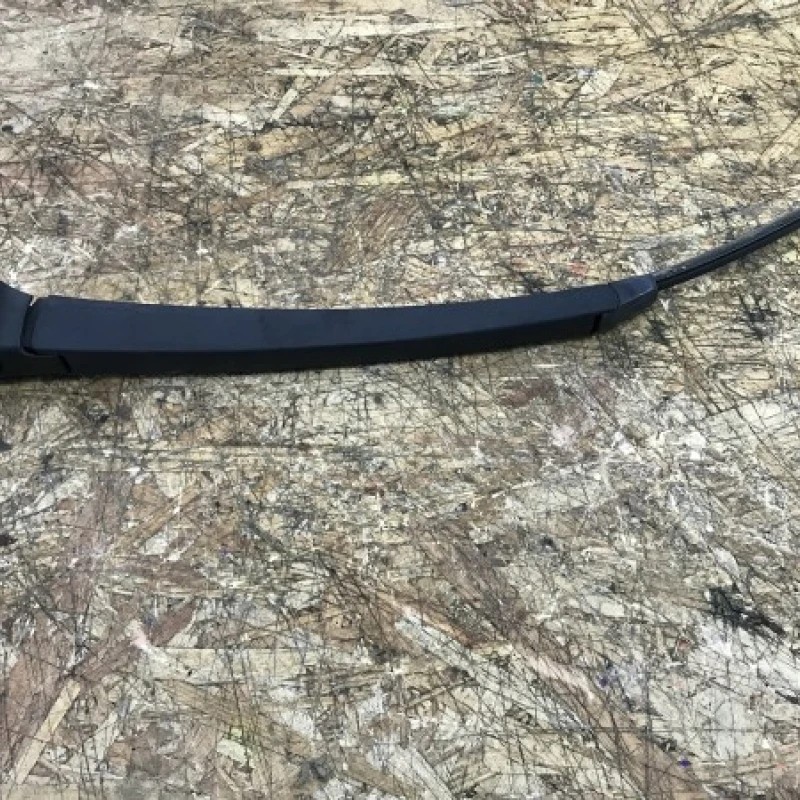Stergator haion / Volkswagen Tiguan 5N 2009 / Caroserie, oglinzi si faruri