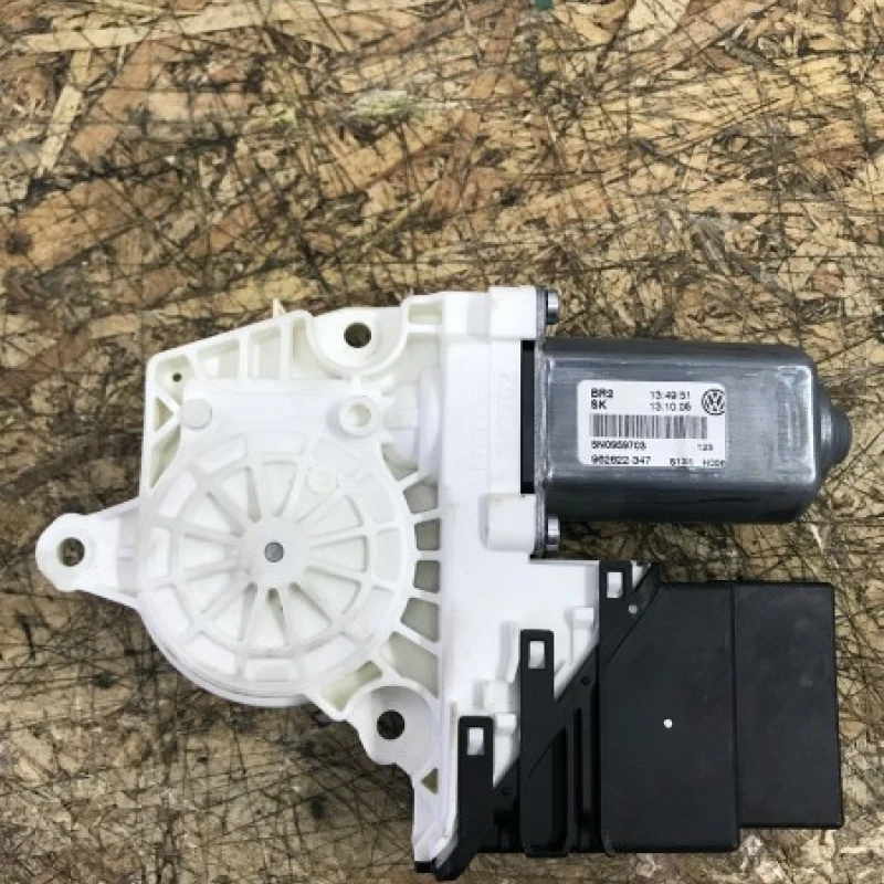 Motoras confort geam dreapta spate Volkswagen 
