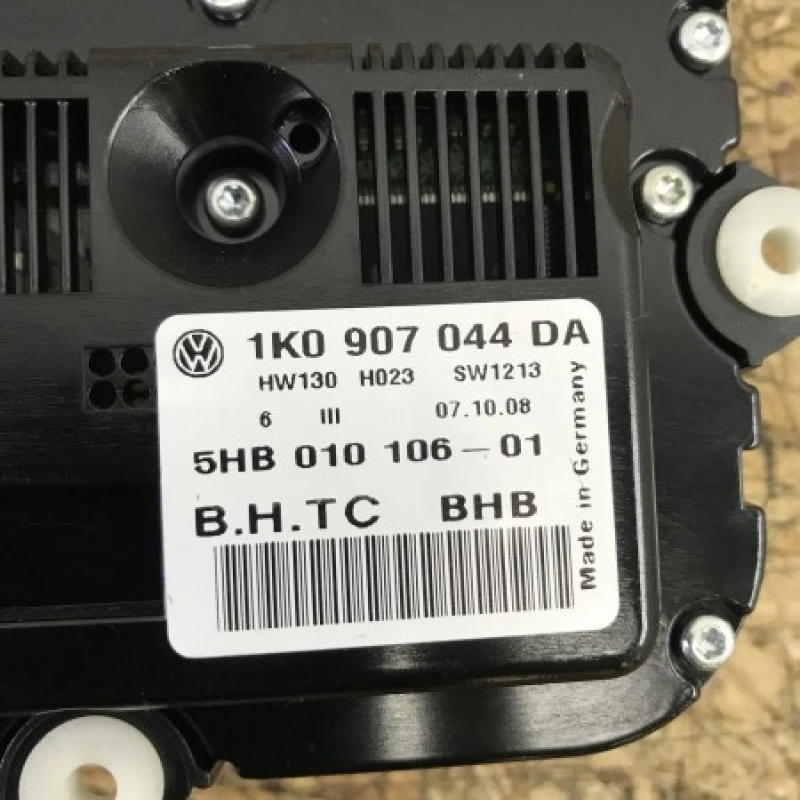 Panou Climatronic / Volkswagen Tiguan 5N 2009 / Interior