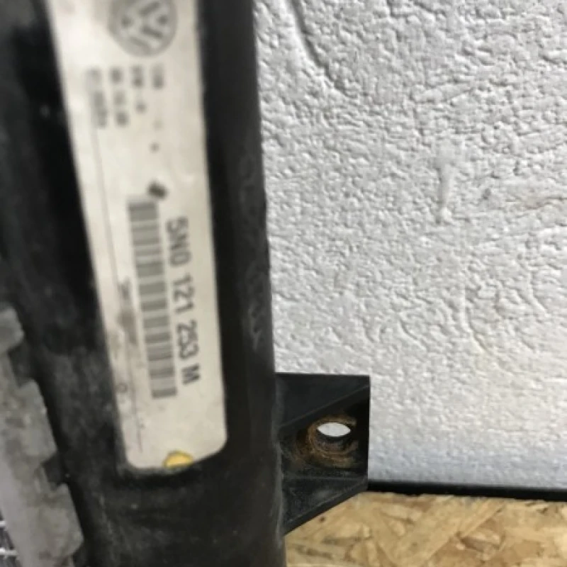 Radiator apa / Volkswagen Tiguan 5N 2009 / Motor, racire si evacuare